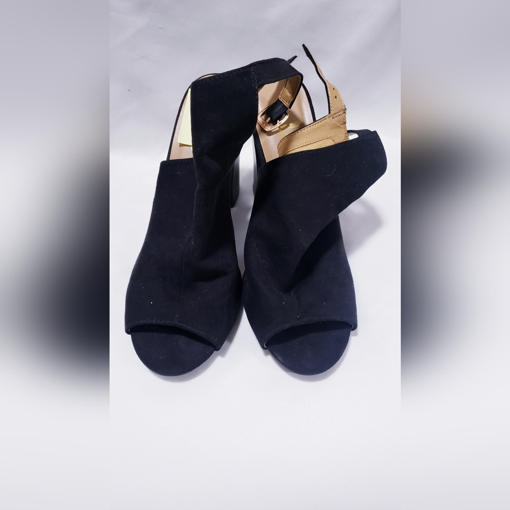 Black high heels with straps
